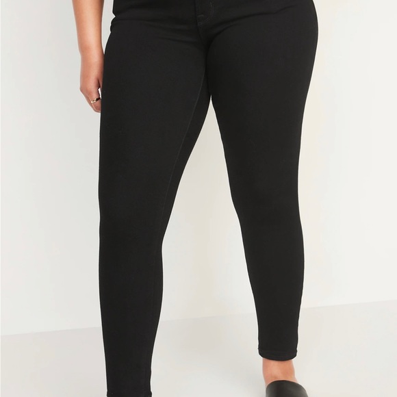 Old Navy Super Skinny Short Jeans - Picture 4 of 4